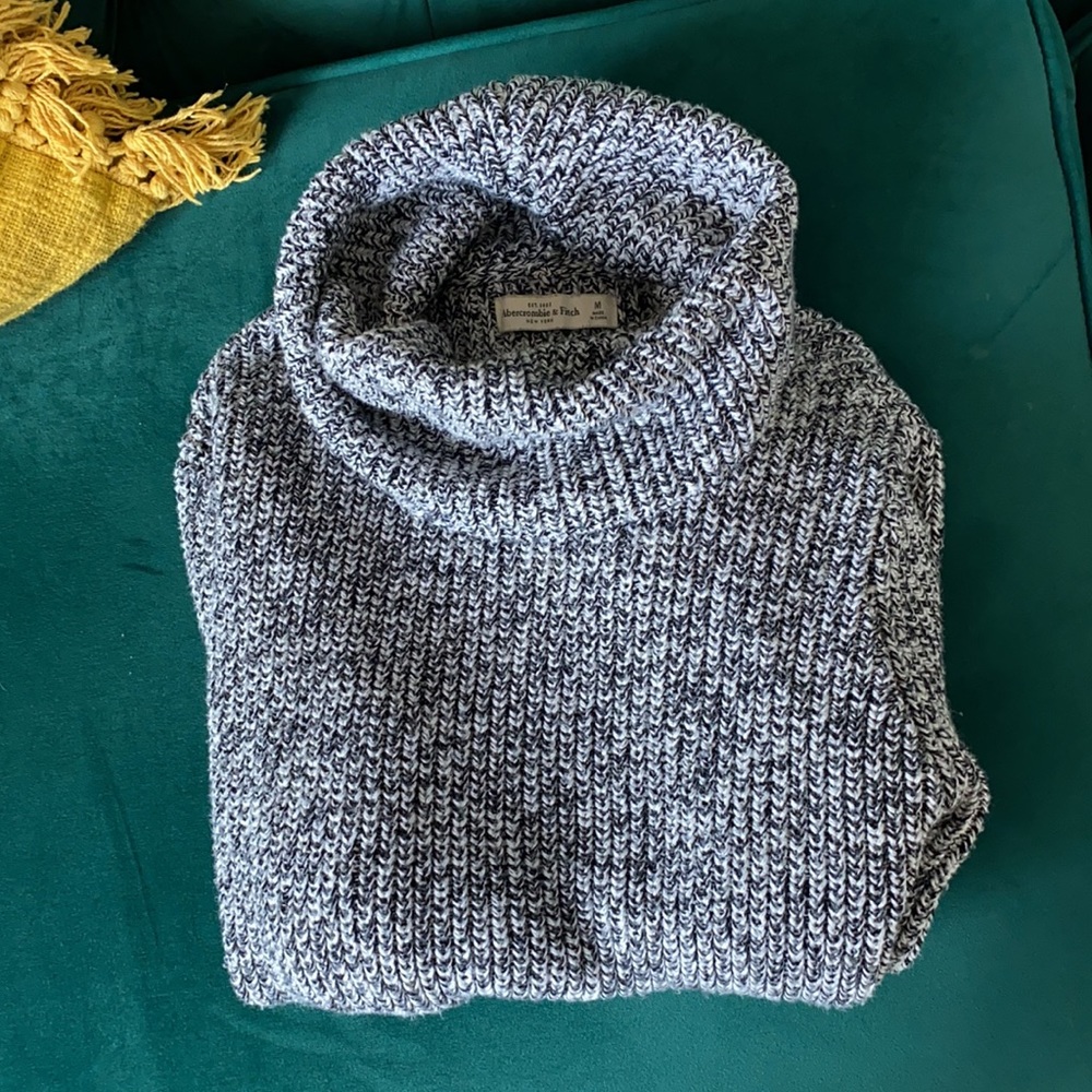 Turtle neck sweater